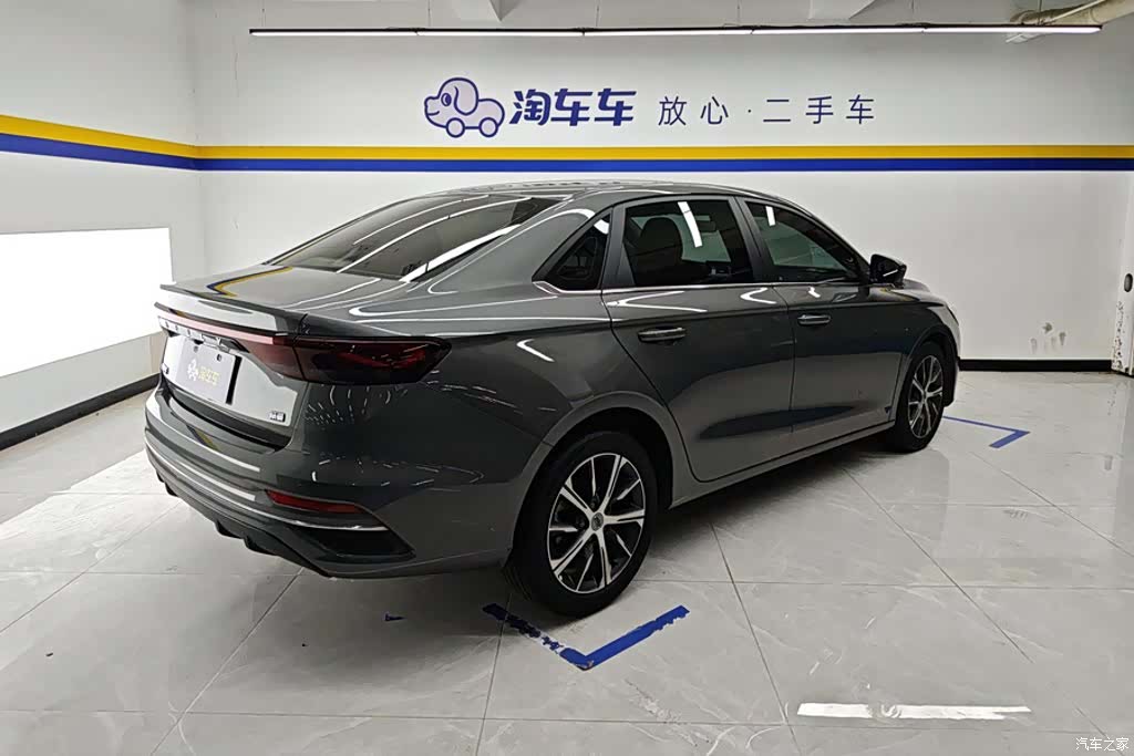 Geely Emgrand, 2022 3