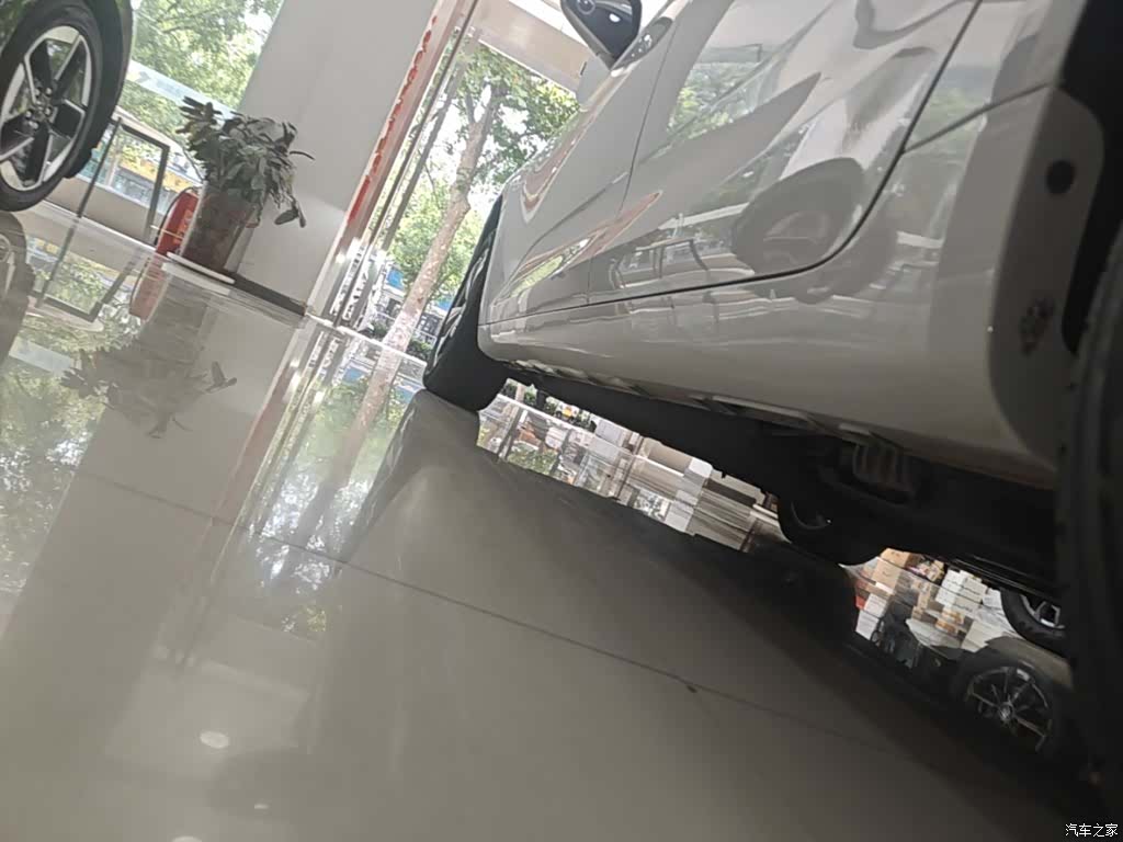 Geely Emgrand, 2025 22