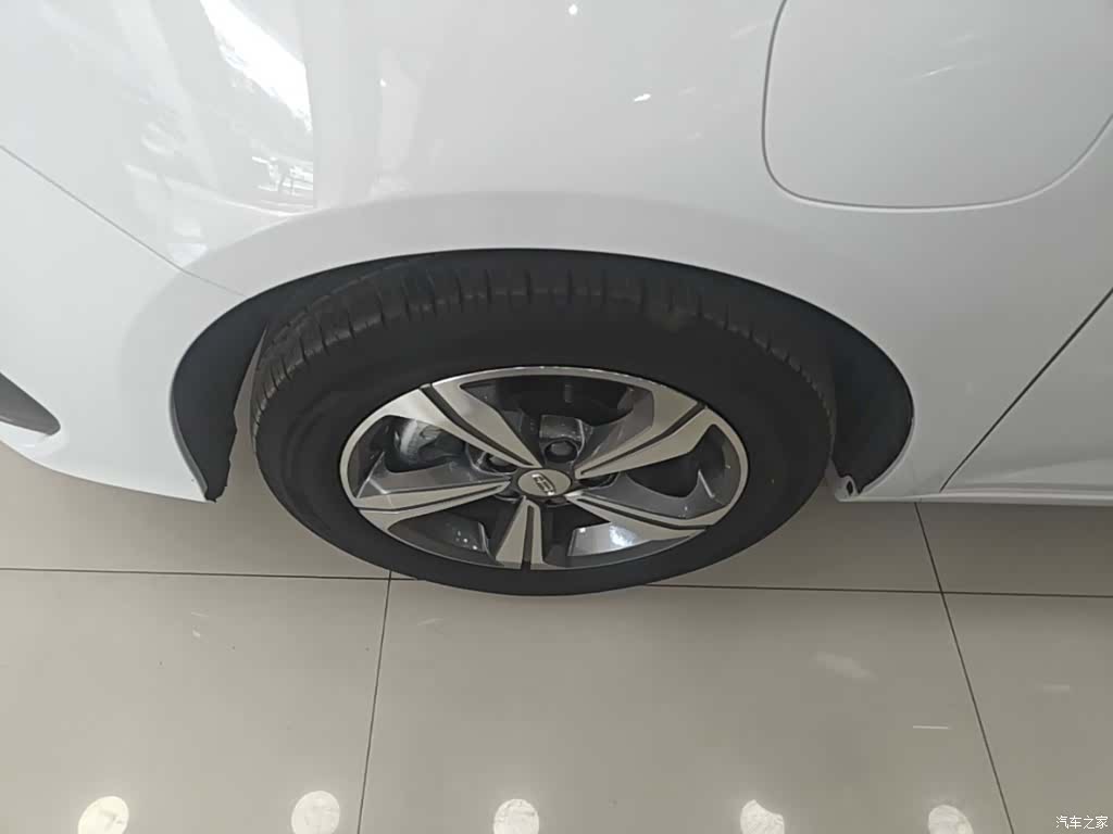 Geely Emgrand, 2025 23