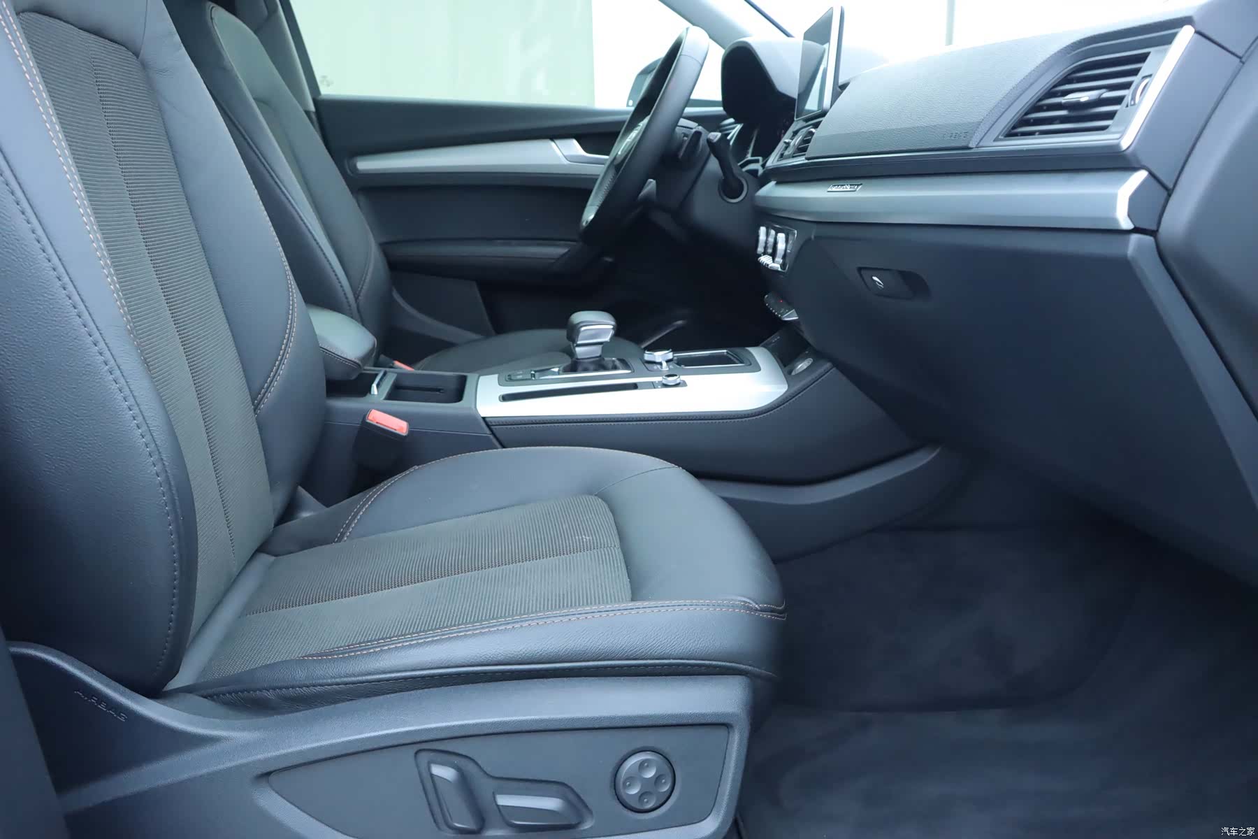 Audi Q5L, 2019 8