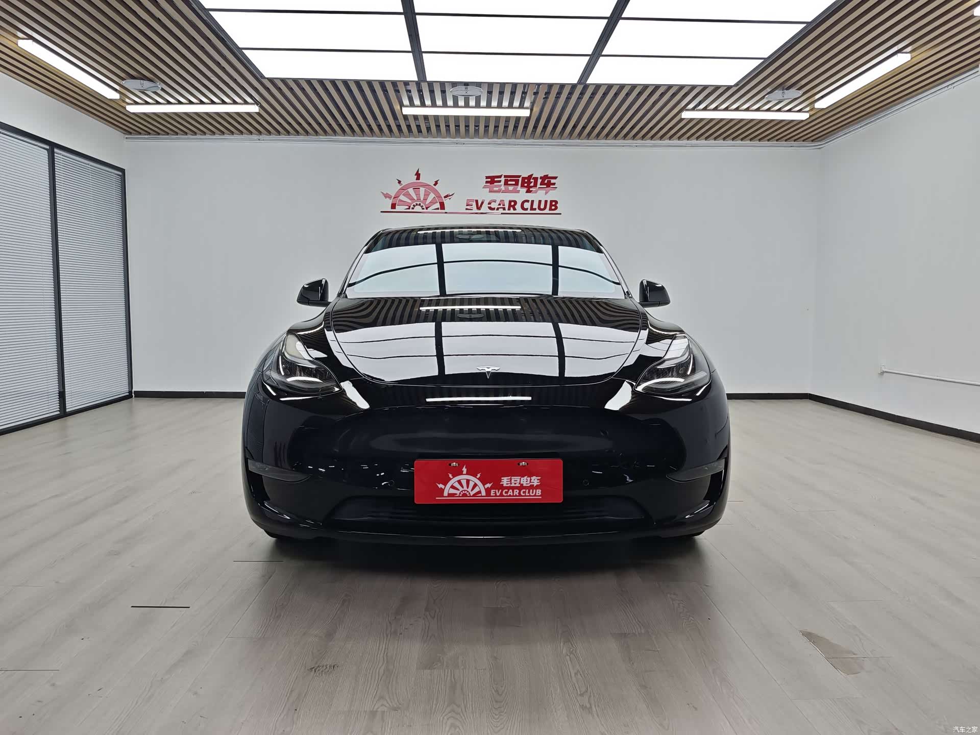 Tesla Model Y, 2021 3