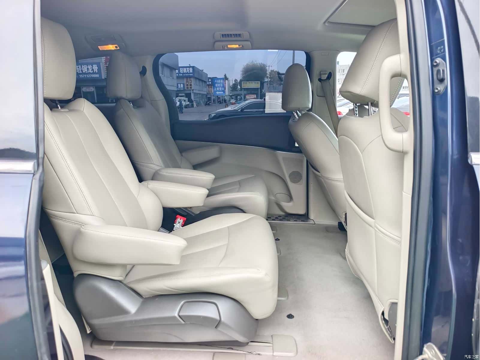 Buick GL8, 2011 12