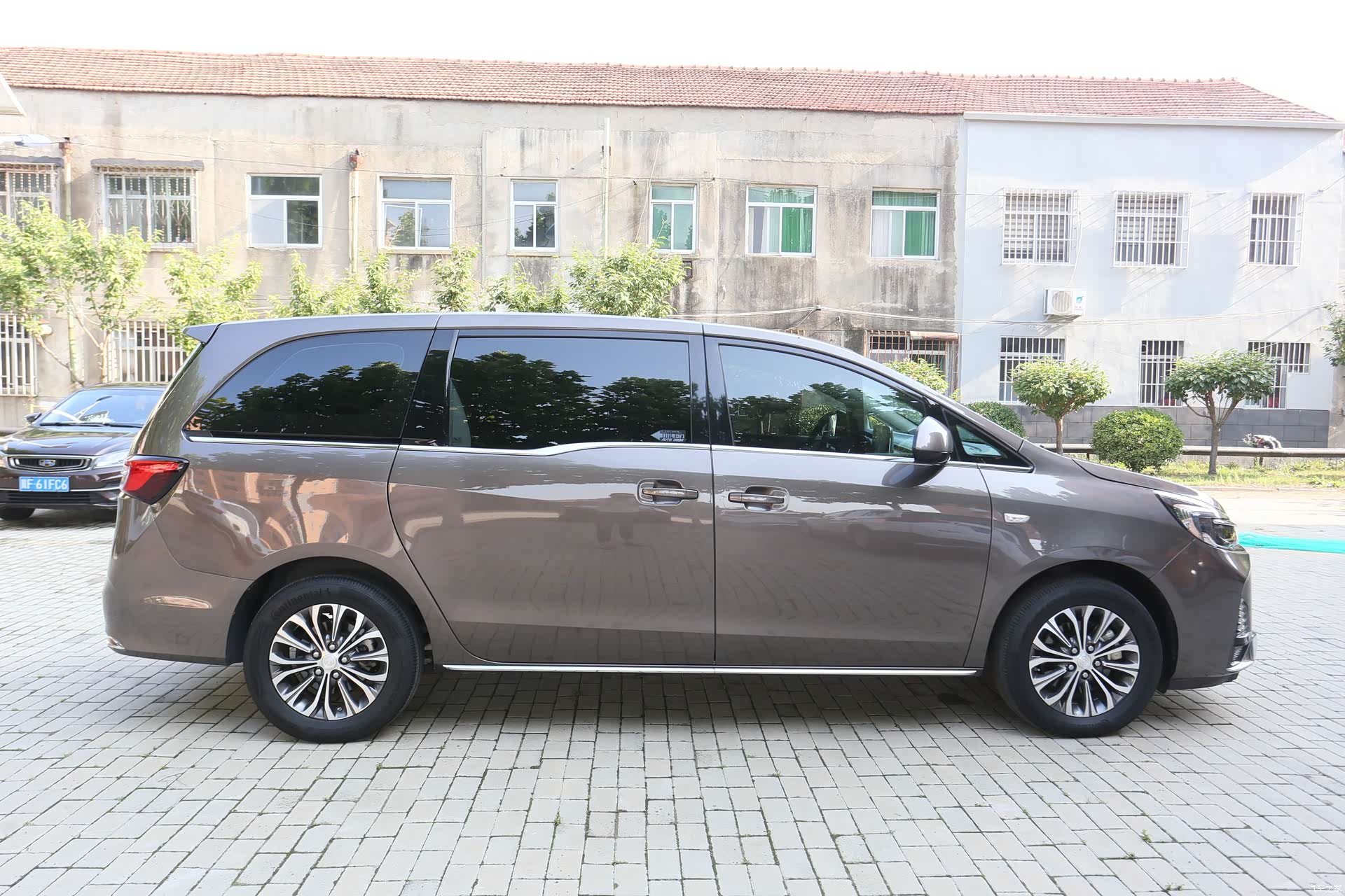 Buick GL8, 2023 4