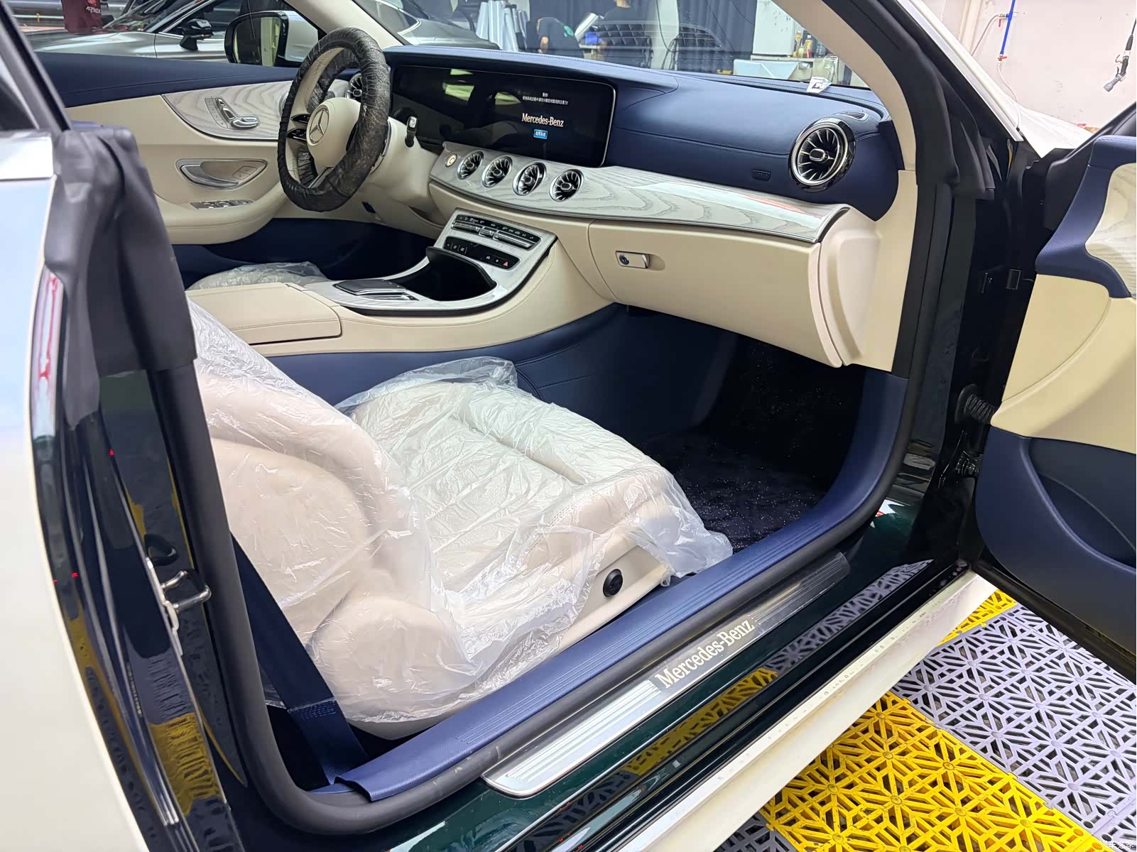 Mercedes-Benz E-Class, 2022 4