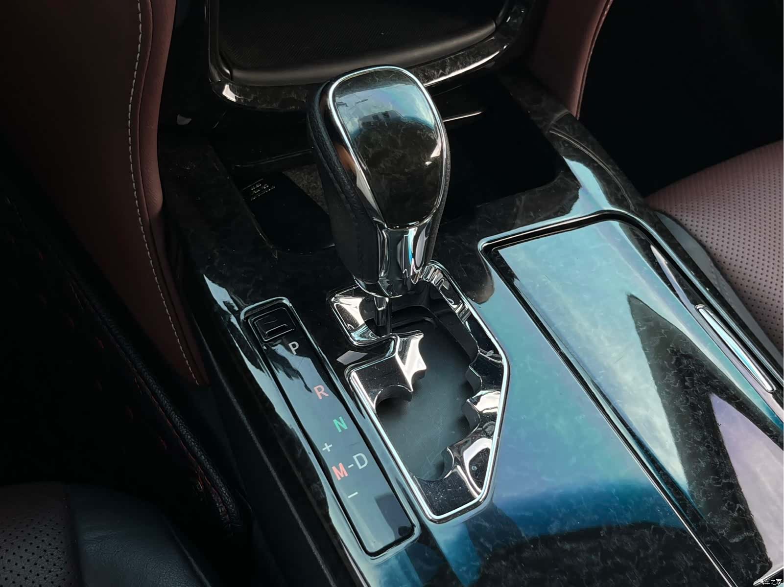 Toyota Crown, 2018 18