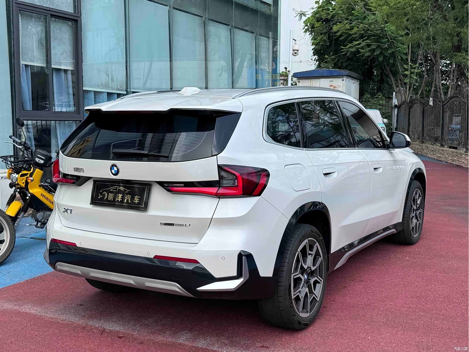 BMW X1, 2025 все фото