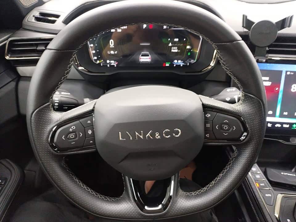 Lynk & Co 01 EM-P Lynk & Co 01 EM-P