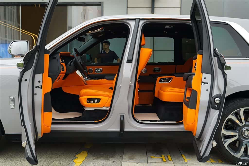Rolls-Royce Cullinan, 2024 12