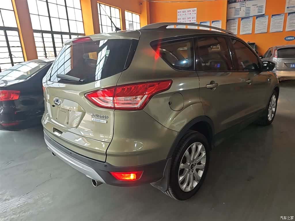 Ford Kuga, 2014 7