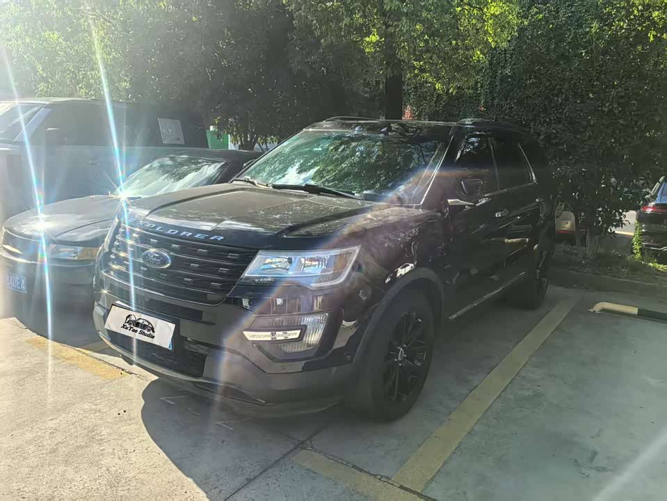 Ford Explorer Ford Explorer