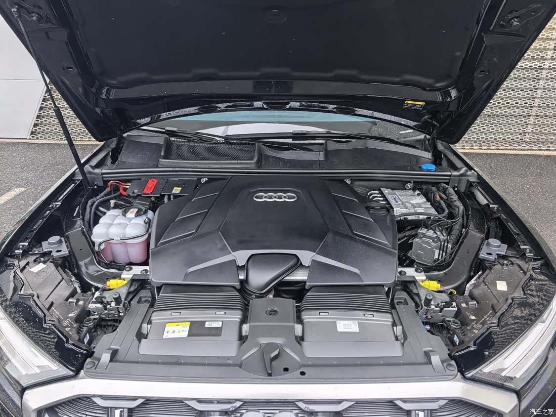 Audi Q7, 2025 22