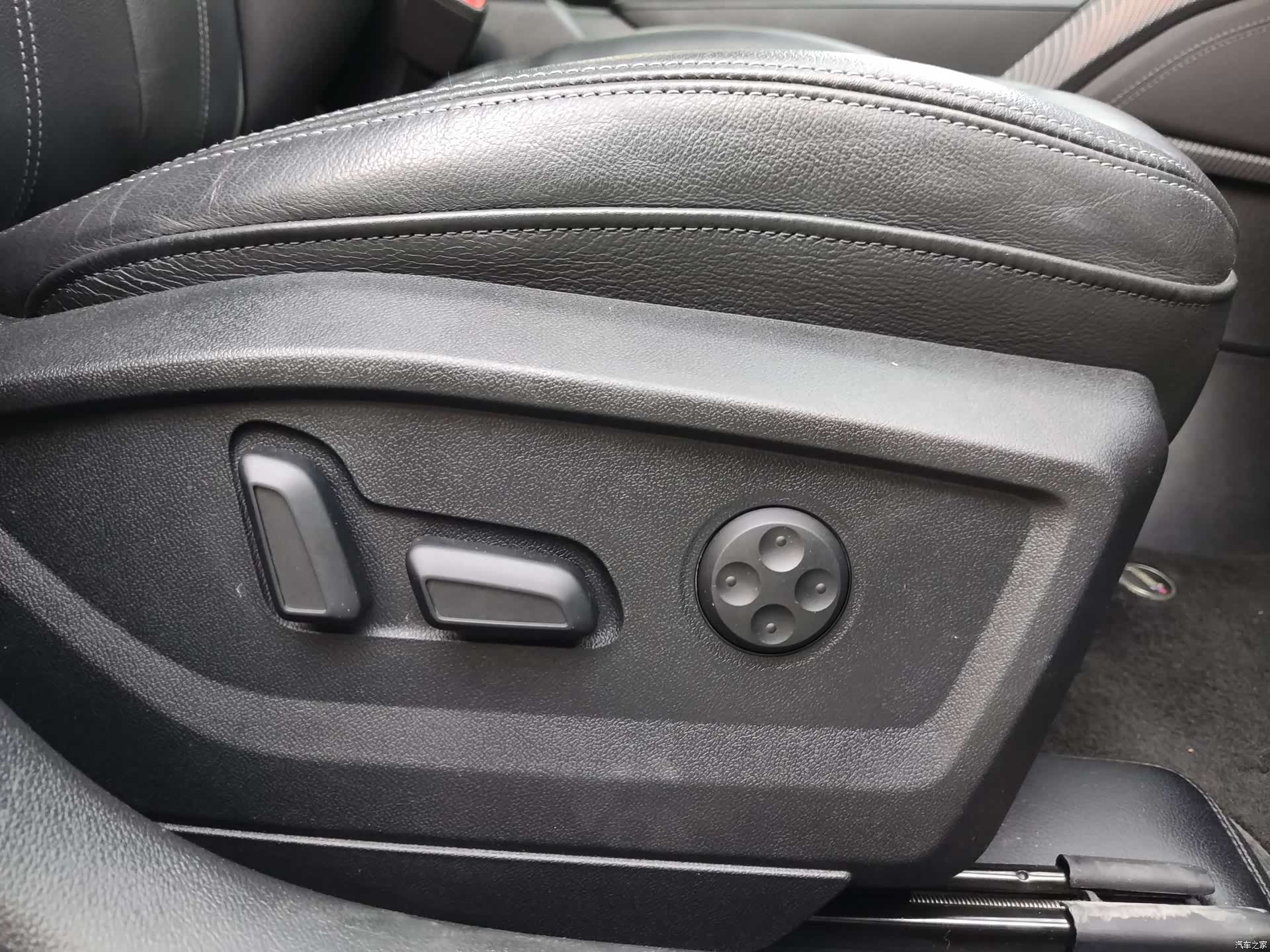 Audi Q2L, 2022 9