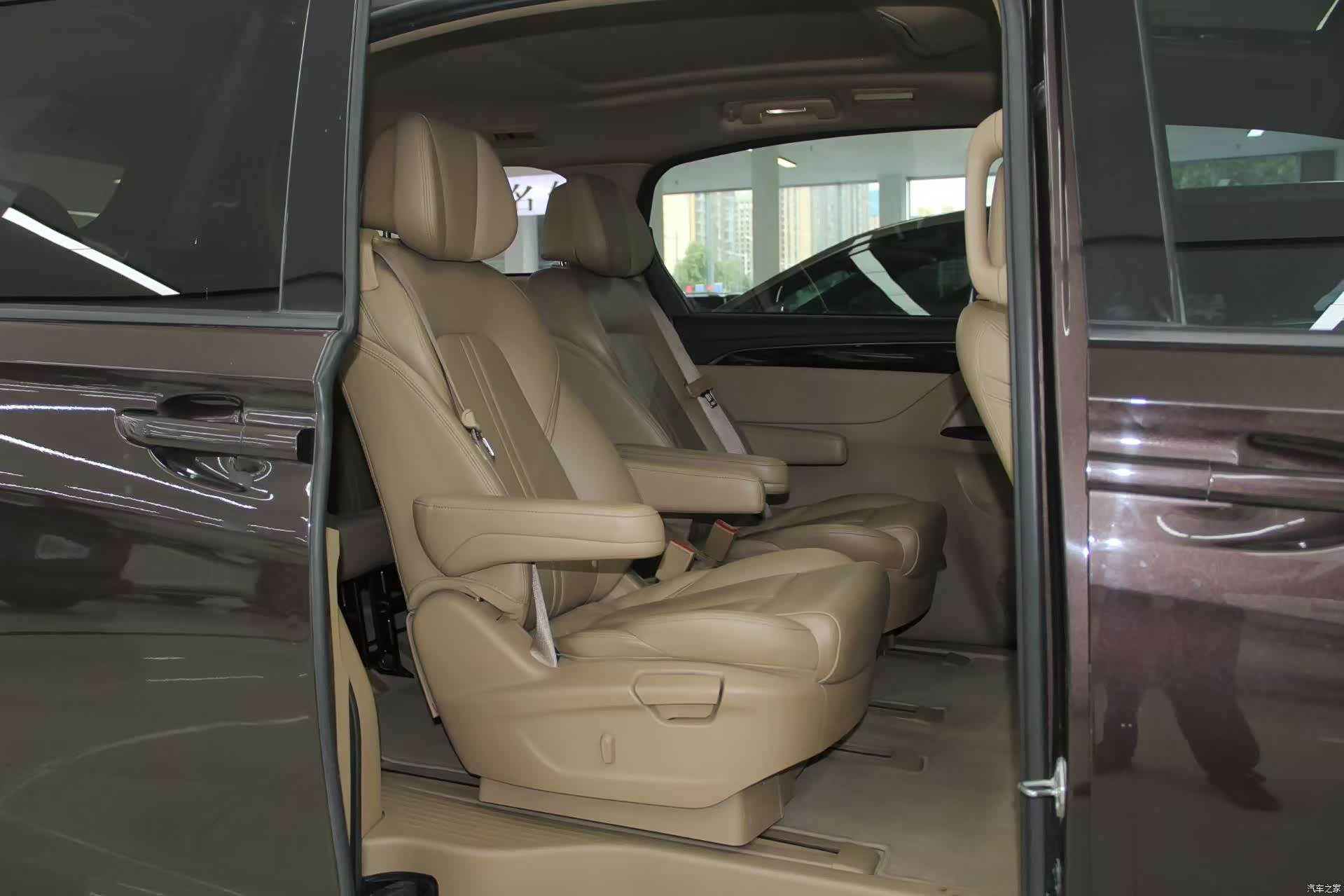 Buick GL8, 2018 7