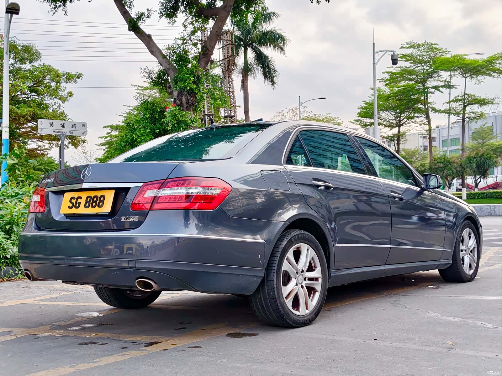 Mercedes-Benz E-Class, 2013 9