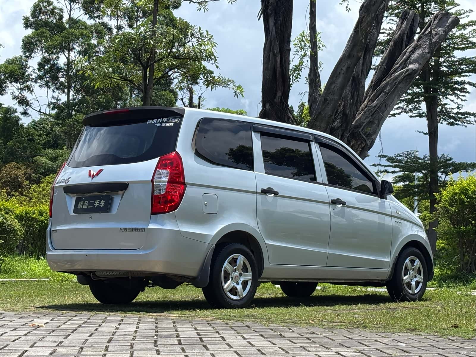 Wuling Hongguang, 2017 все фото