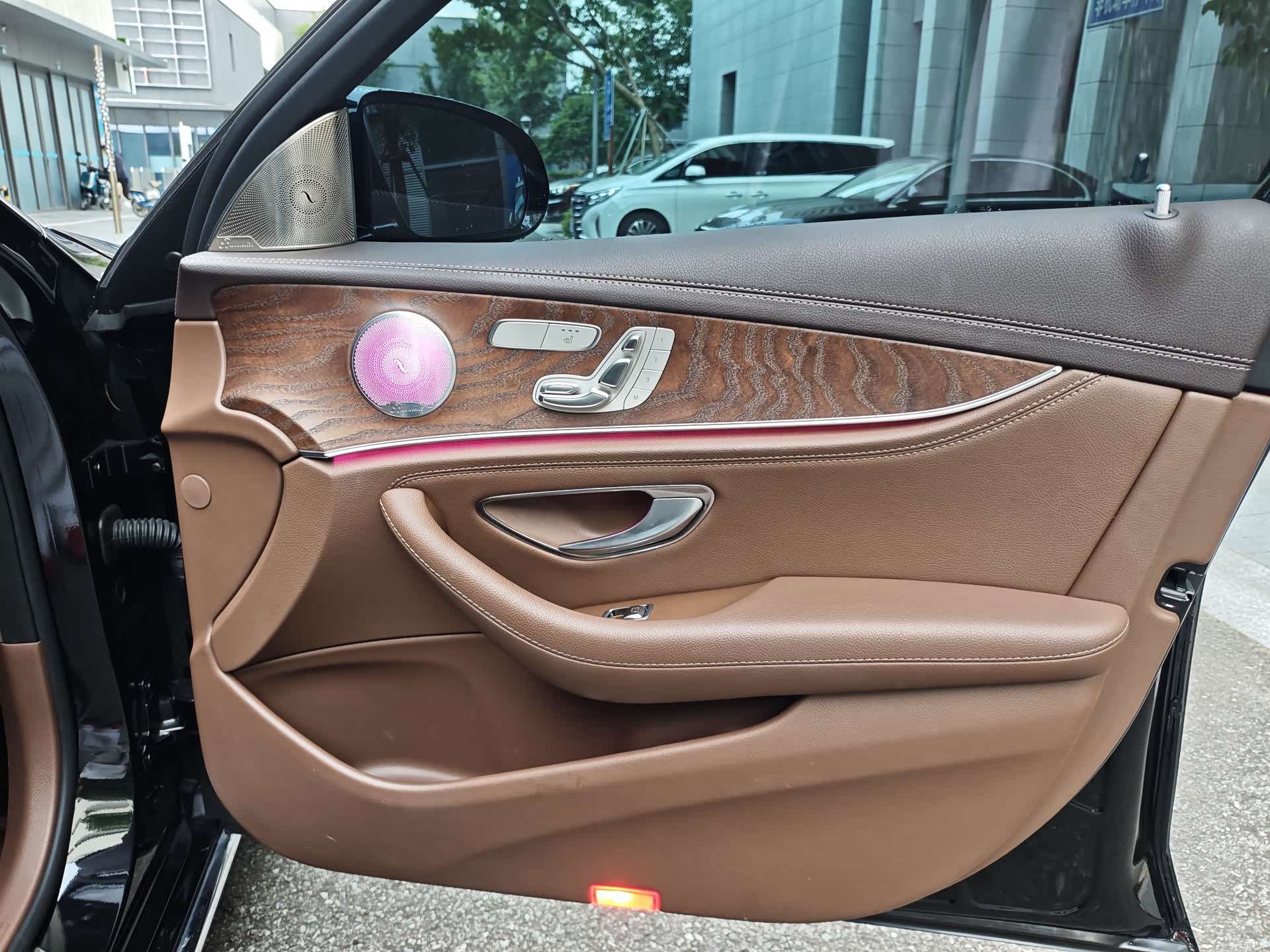 Mercedes-Benz E-Class, 2023 18