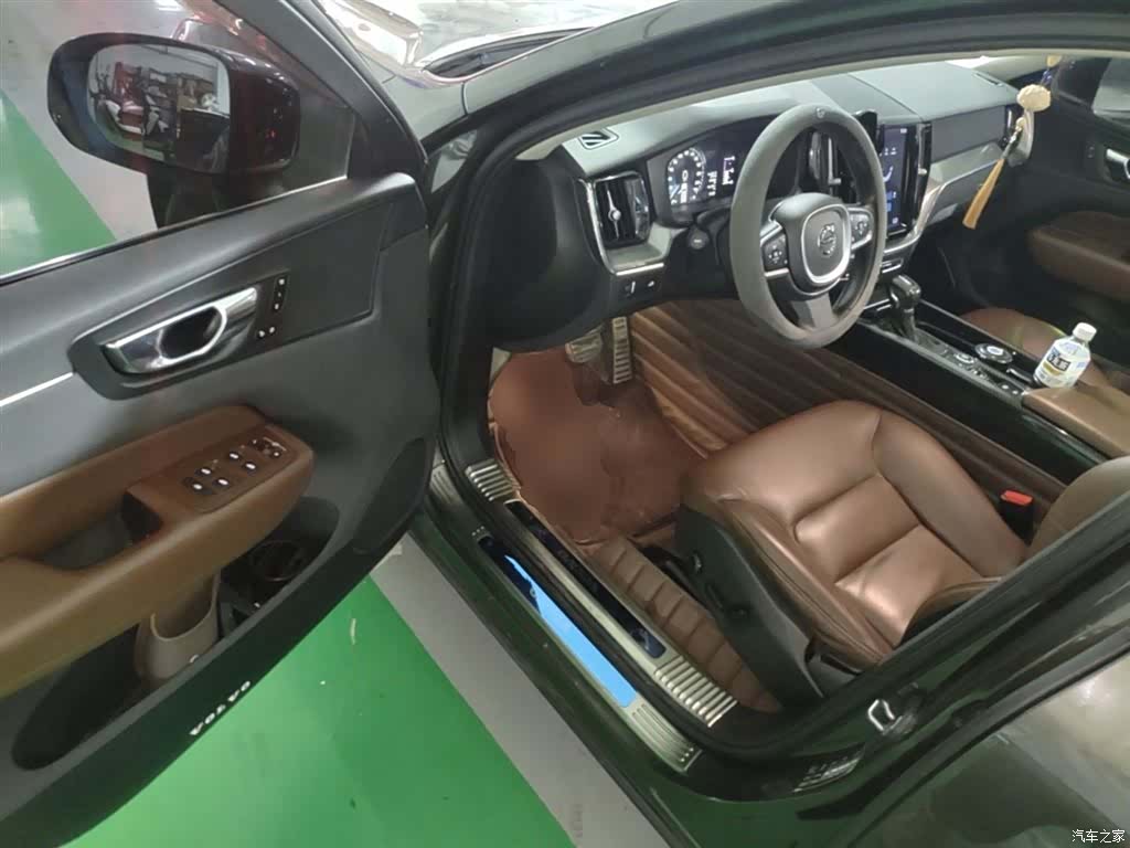 Volvo XC60, 2019 16