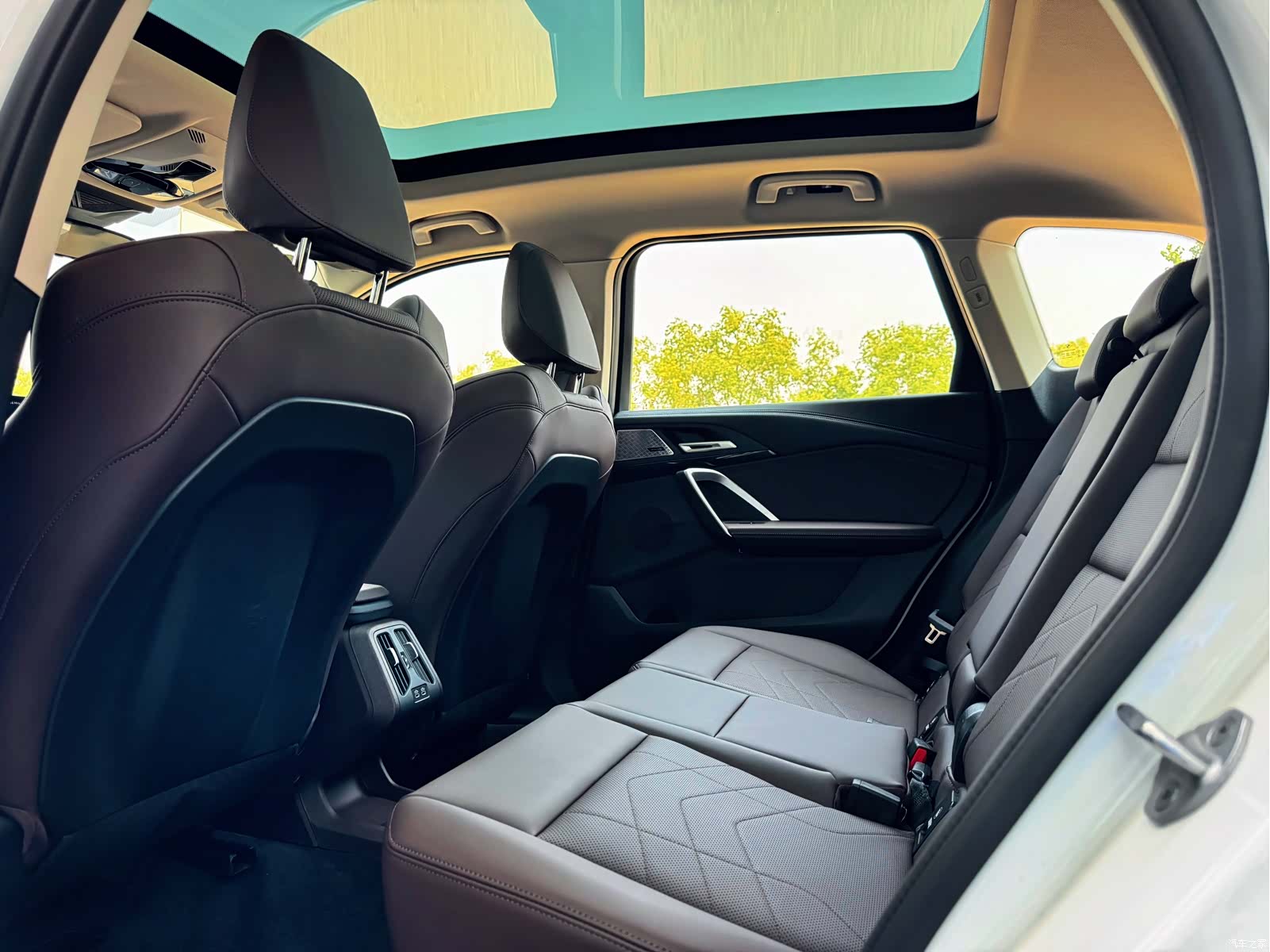 BMW X1, 2025 10