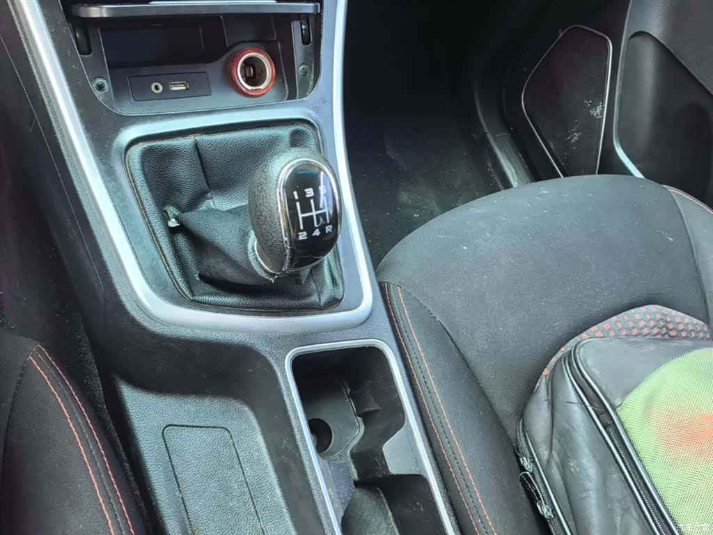 Wuling 560, 2016 14