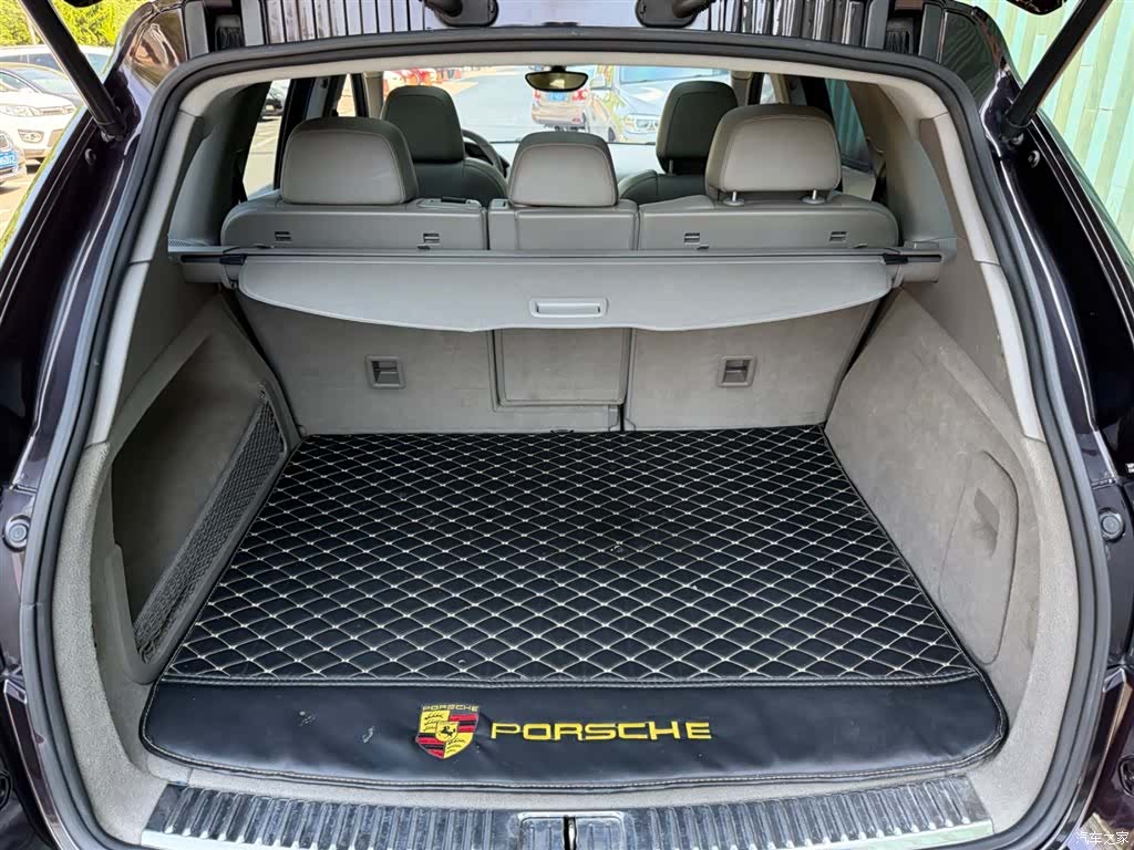 Porsche Cayenne, 2011 11