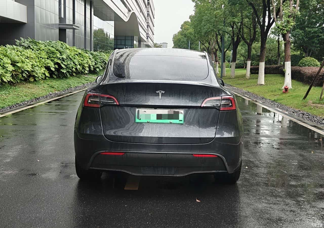 Tesla Model Y, 2024 9