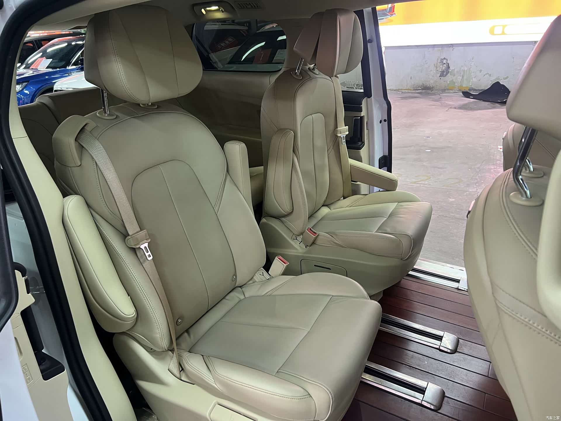 Buick GL8, 2023 10