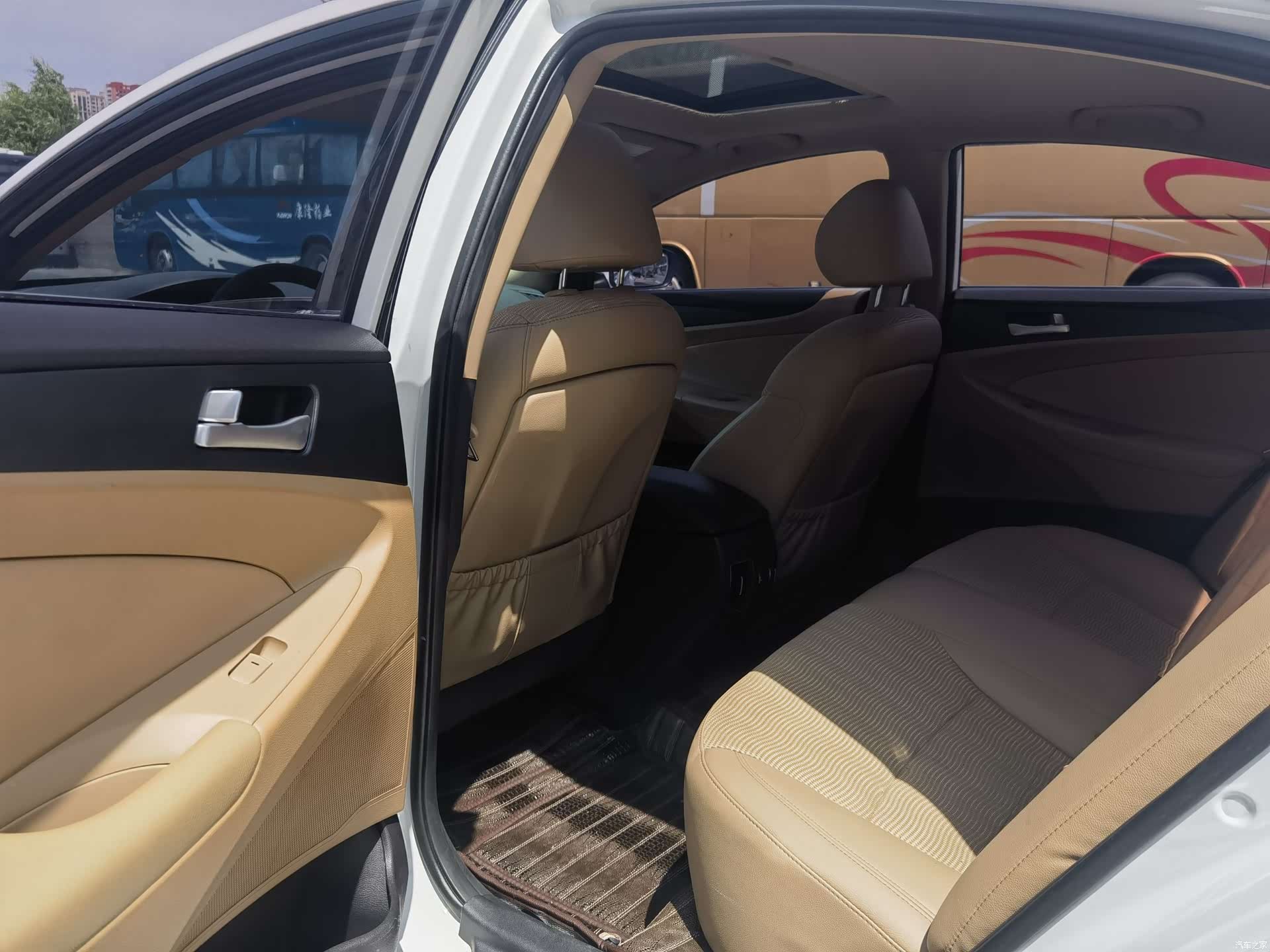 Hyundai Sonata, 2012 8