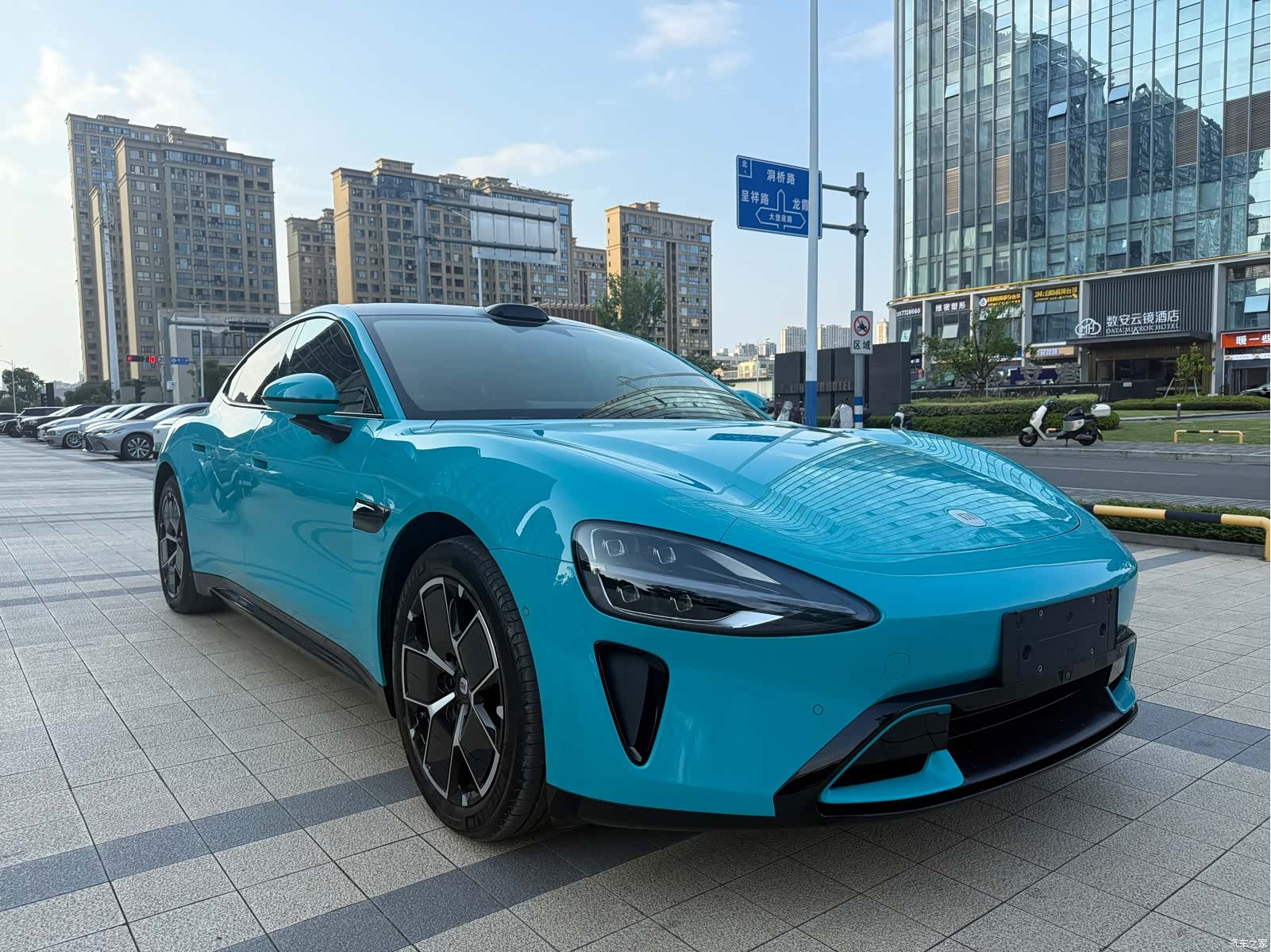 Xiaomi SU7, 2025 3
