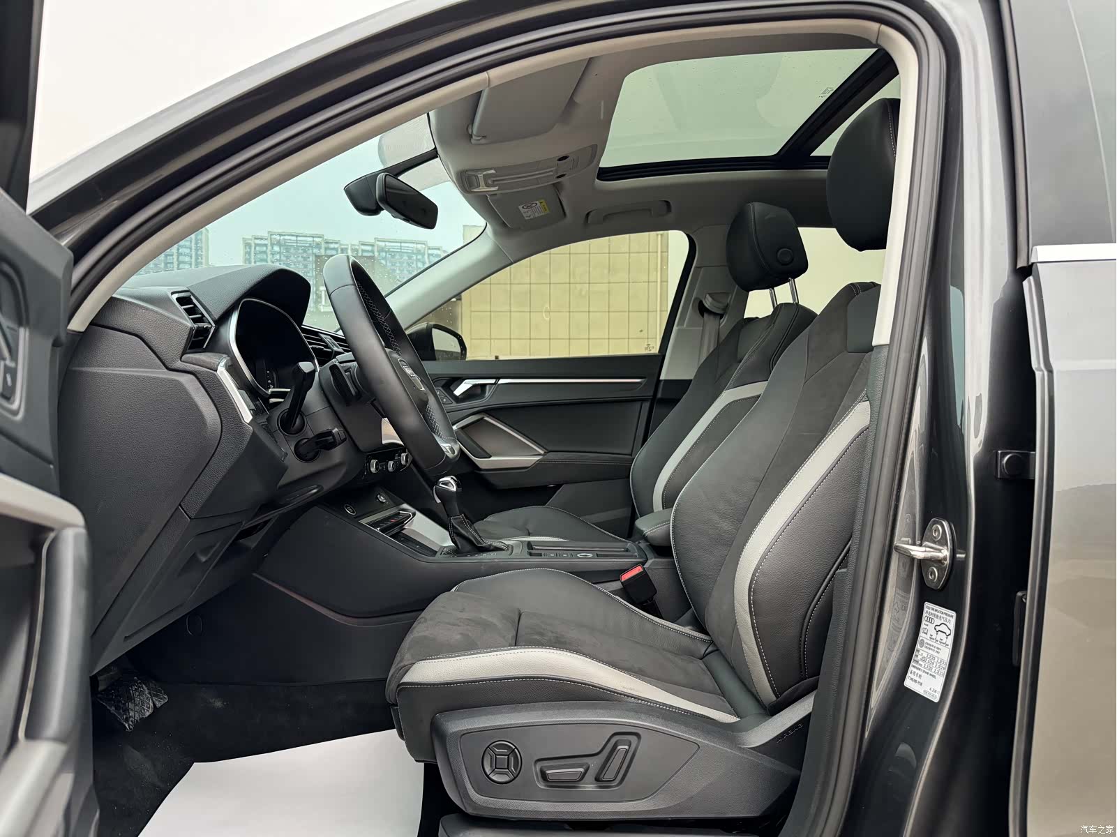 Audi Q3, 2022 10
