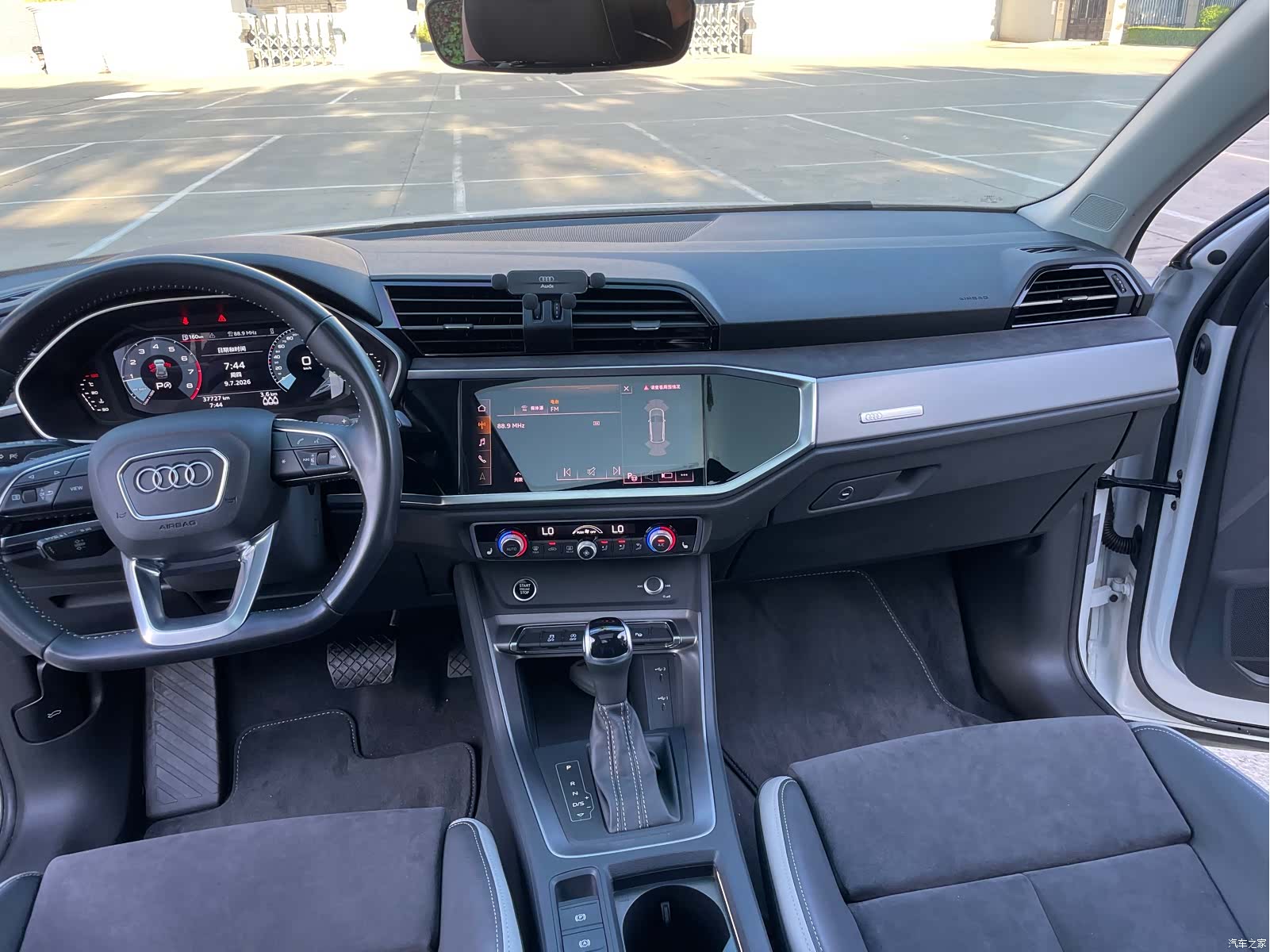 Audi Q3, 2022 9