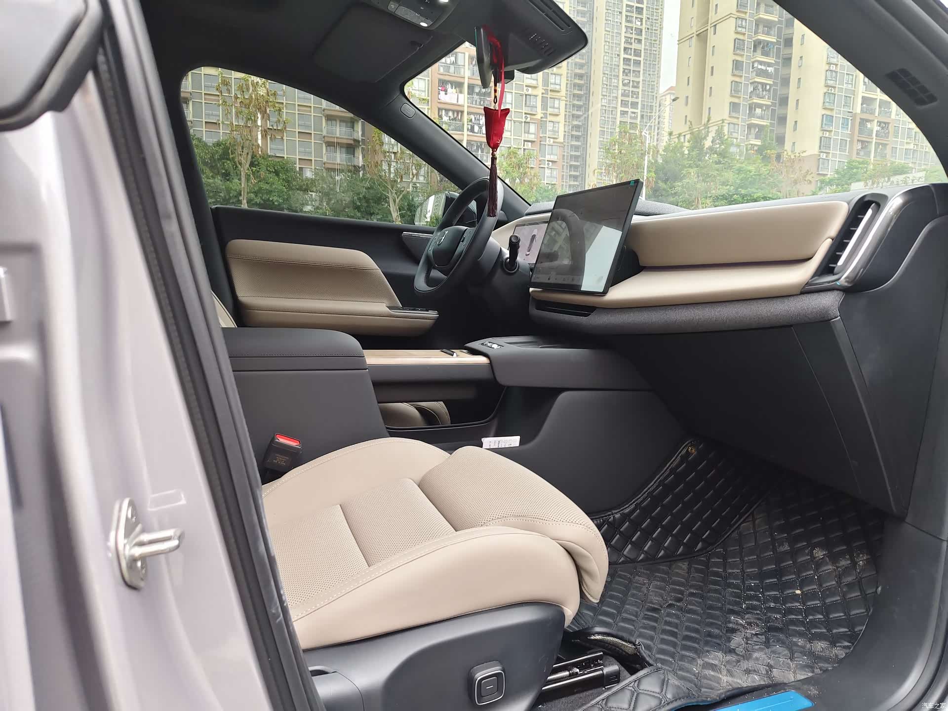 Volvo XC70, 2025 10