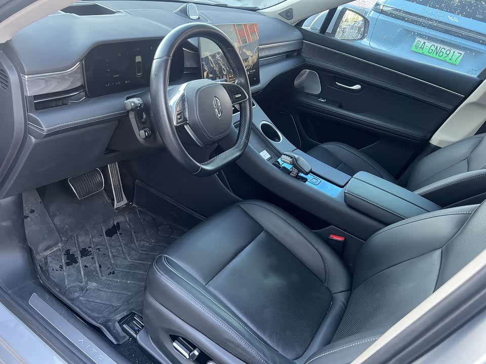 AITO Ask the world M5