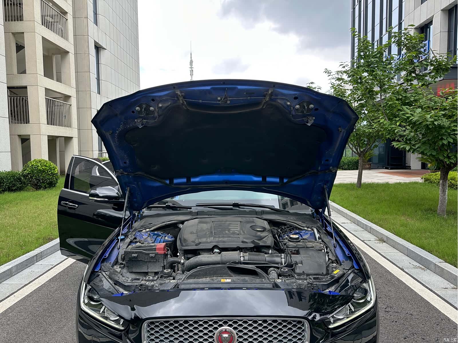 Land Rover XEL, 2019 23