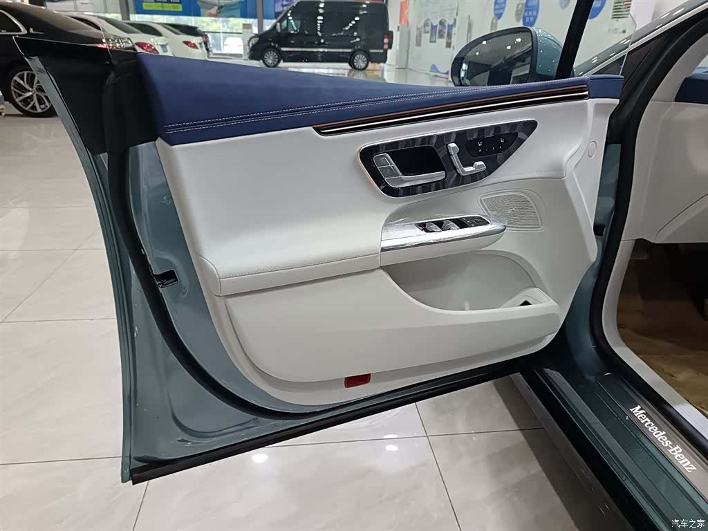 Mercedes-Benz EQE, 2025 8