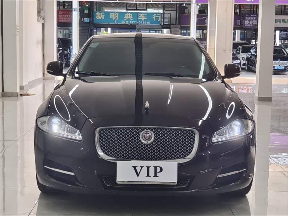 Jaguar XJ