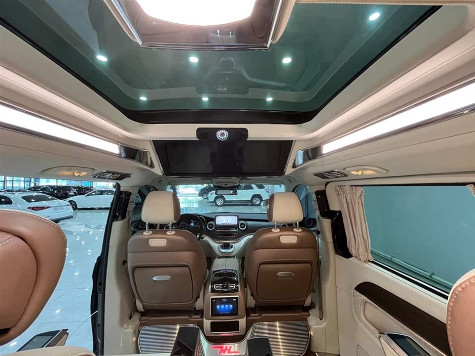 Mercedes-Benz V-class