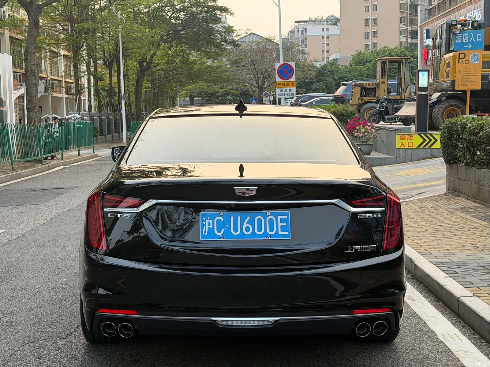 Cadillac CT6, 2023 13