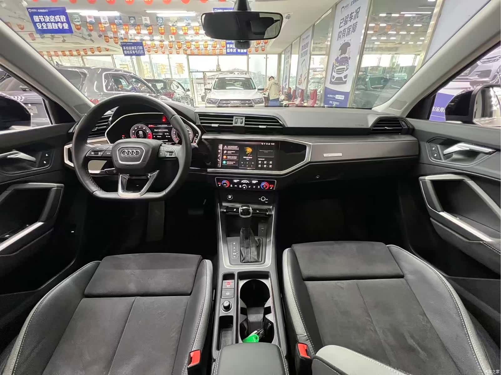 Audi Q3, 2023 11