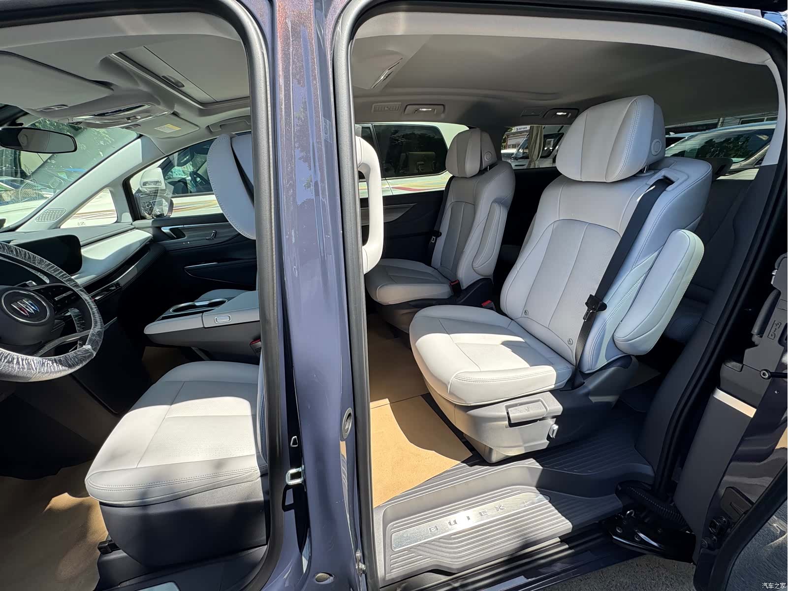 Buick GL8, 2026 все фото