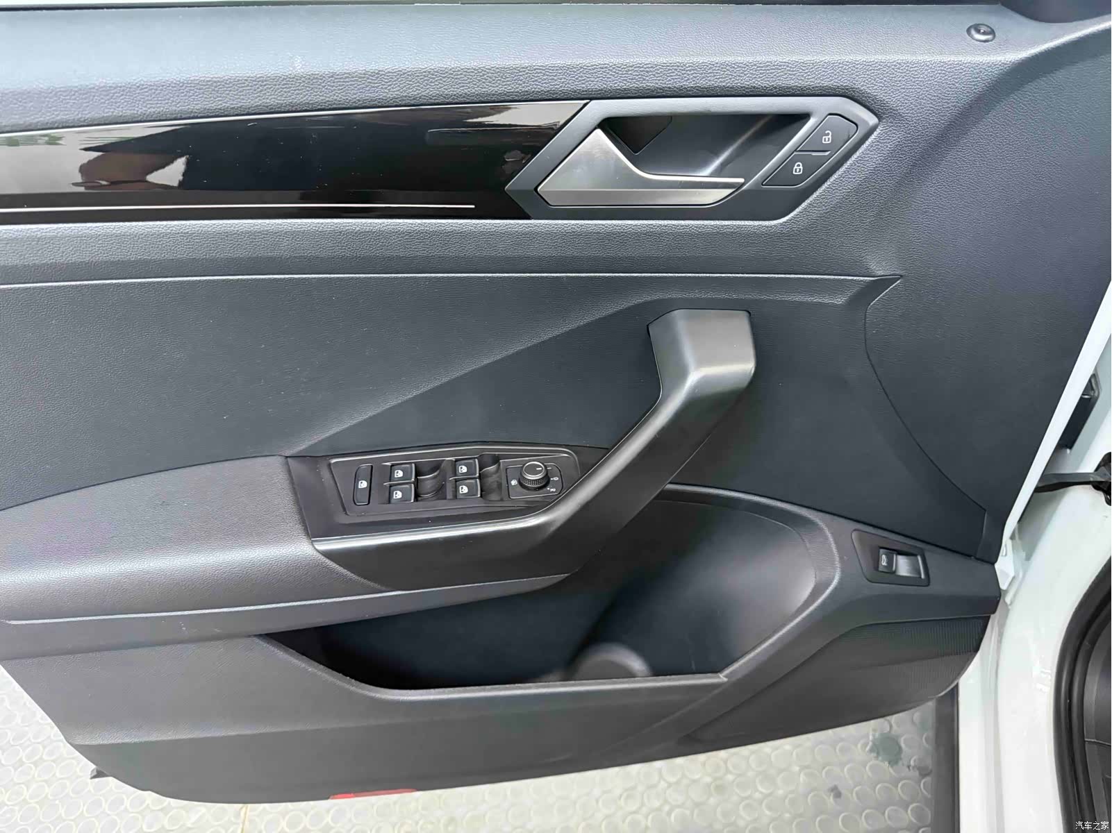 Volkswagen T-ROC, 2022 10