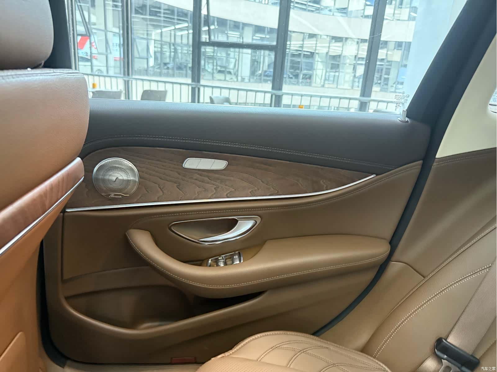 Mercedes-Benz E-Class, 2023 10