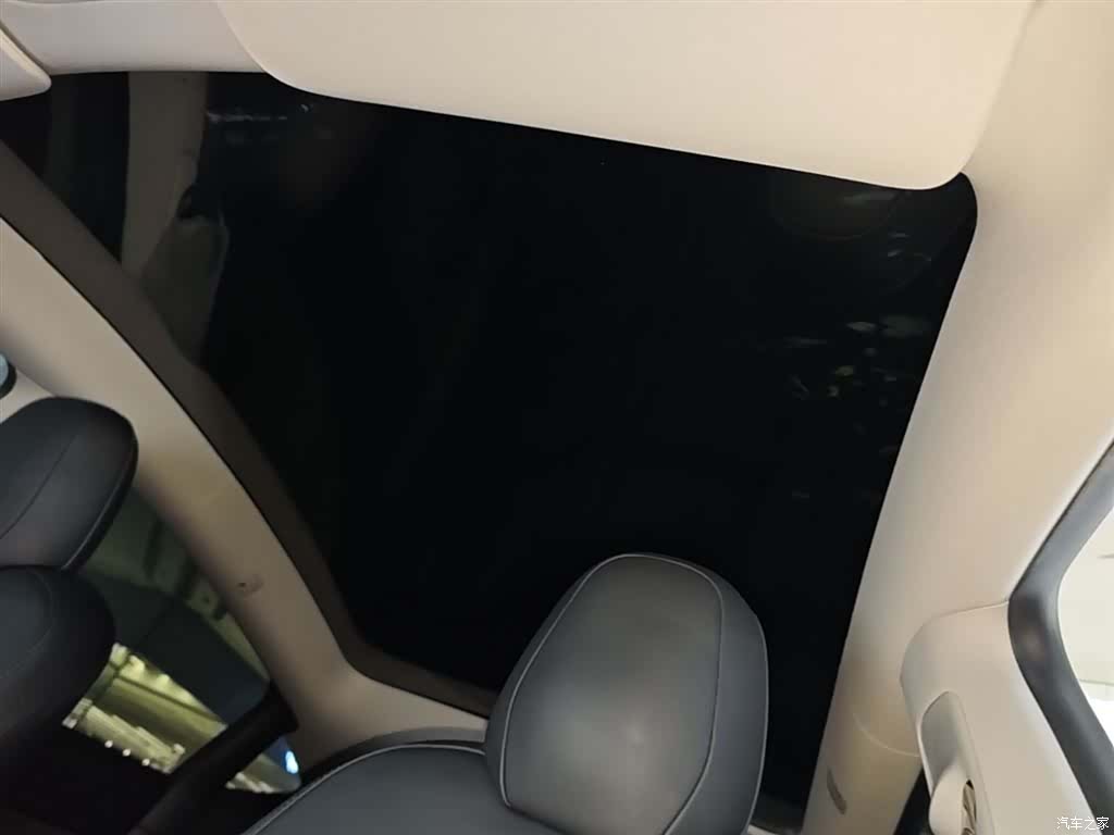 Tesla Model Y, 2022 18