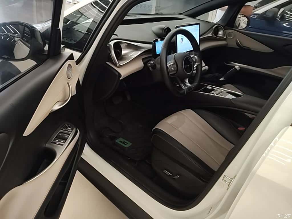 BYD Dolphin, 2024 16