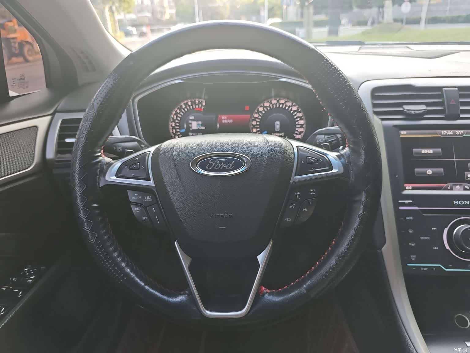 Ford Mondeo, 2014 10