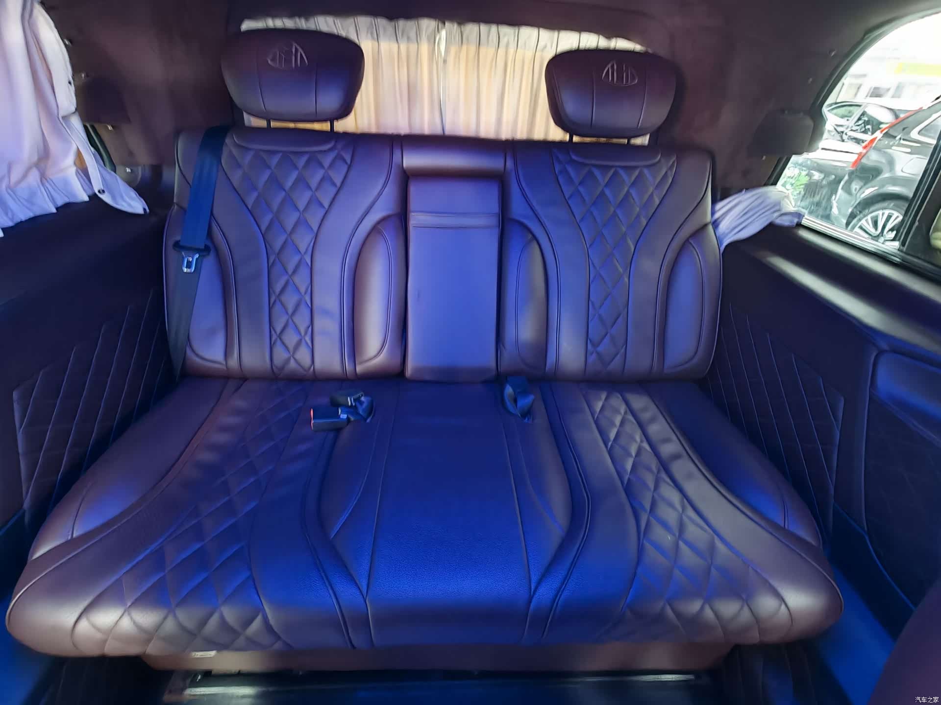 Mercedes-Benz 7, 2021 15