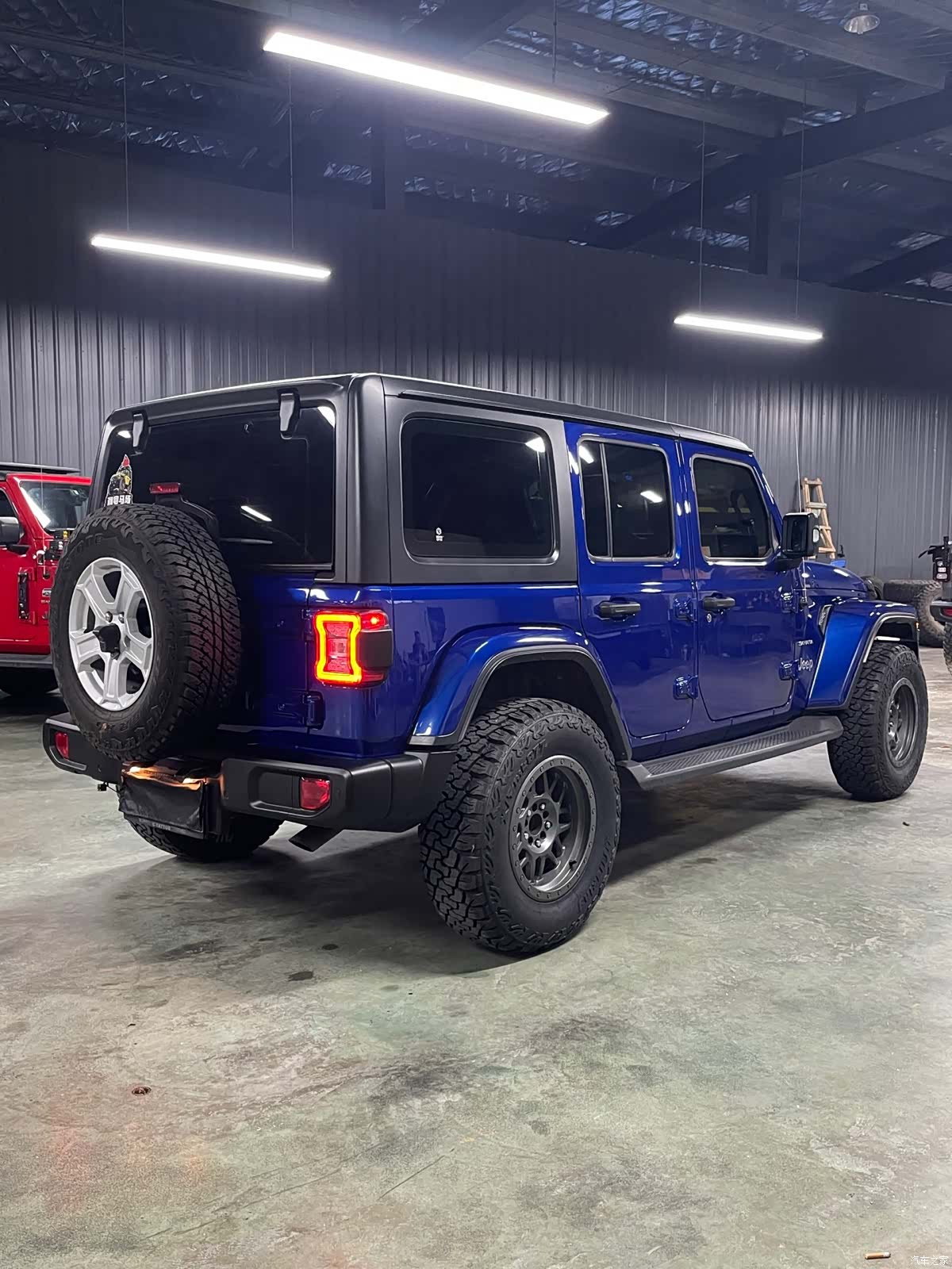 Jeep Wrangler, 2020 3