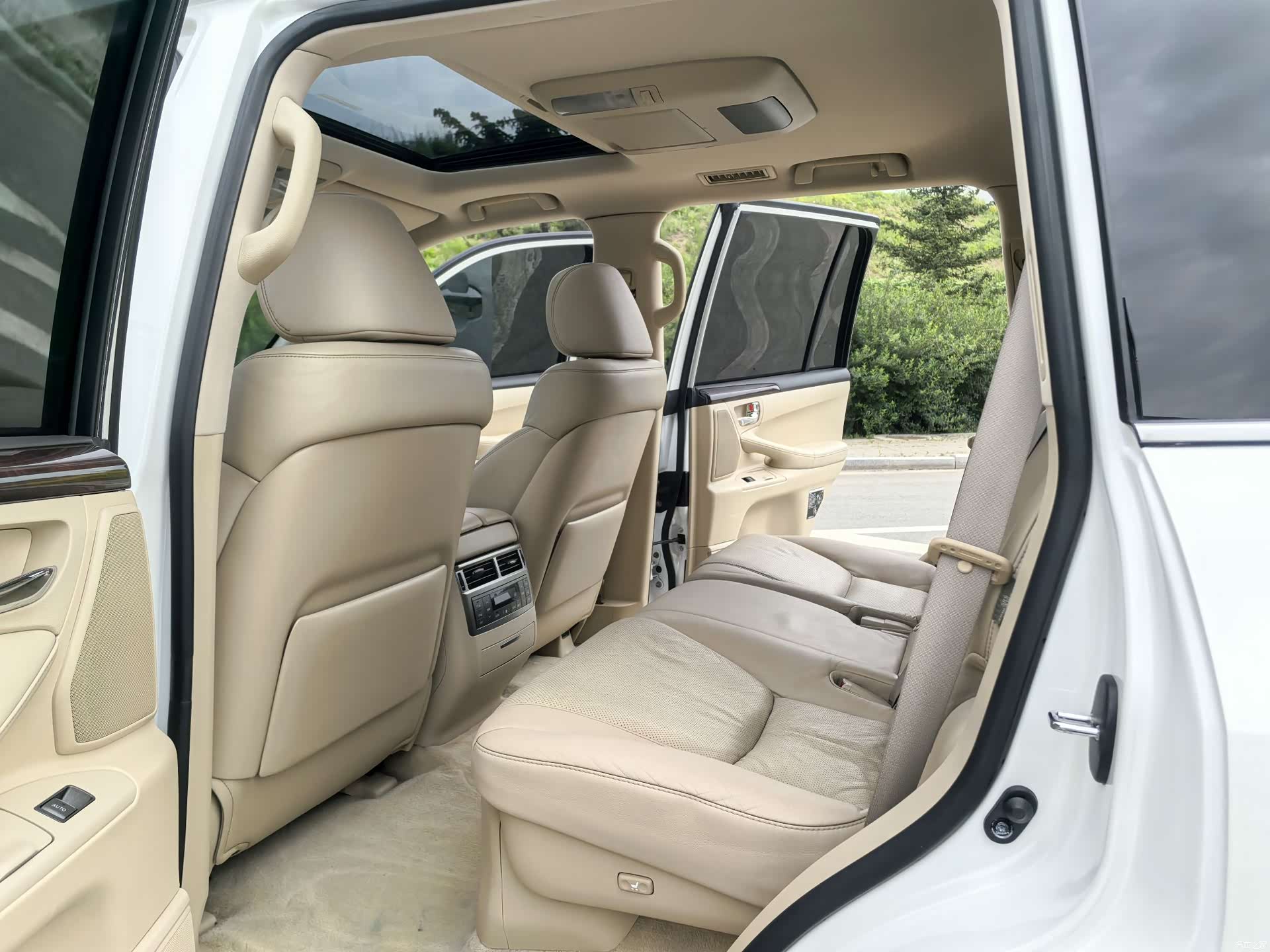 Lexus LX, 2009 12