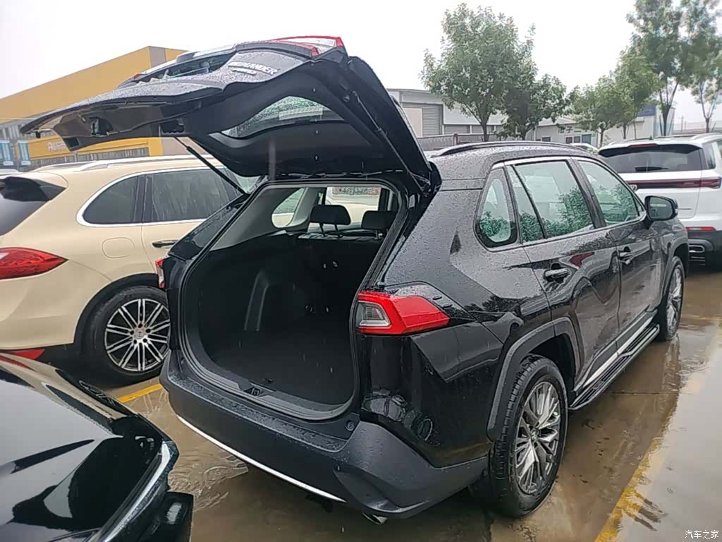 Toyota Wildlander, 2023 19