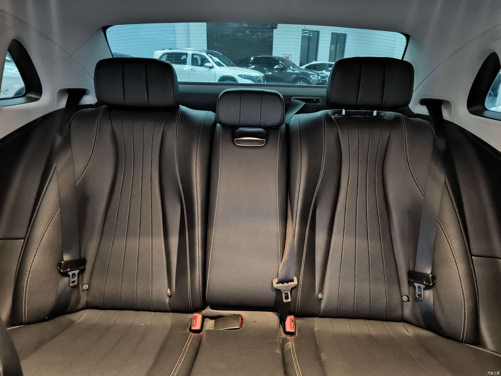Mercedes-Benz E-Class, 2018 10