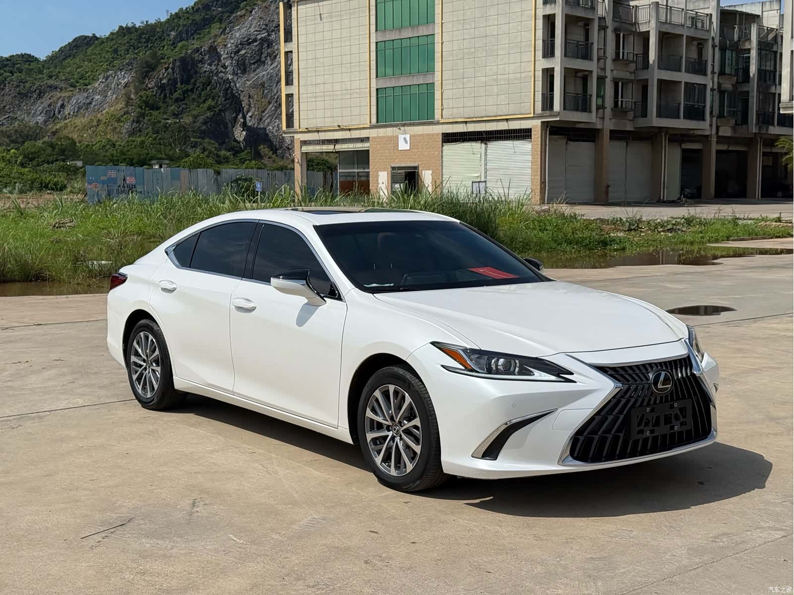 Lexus ES, 2024 3